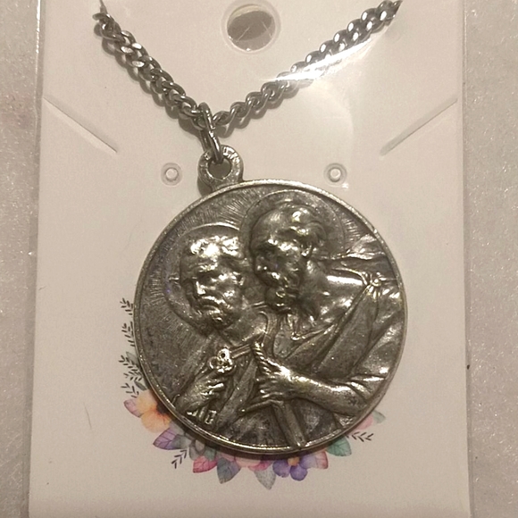 Beautiful Vintage Religious Silver Necklace - Picture 2 of 3